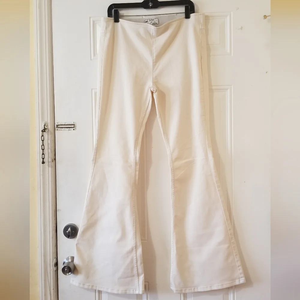Free People Penny Pull On Flare Jeans Cream Ivory Size 32